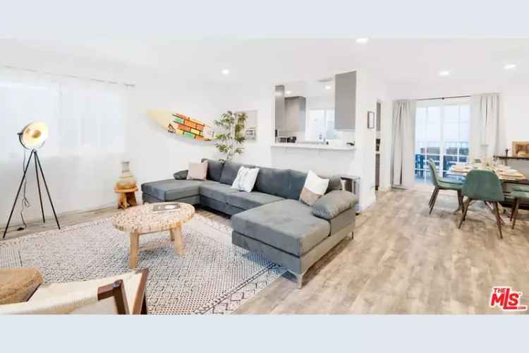 Duplex for Rent with Beach Access in Venice Canals