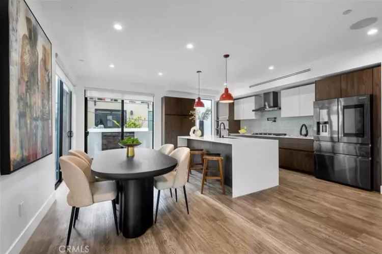 Buy Contemporary Townhome in Hollywood with Luxurious Features