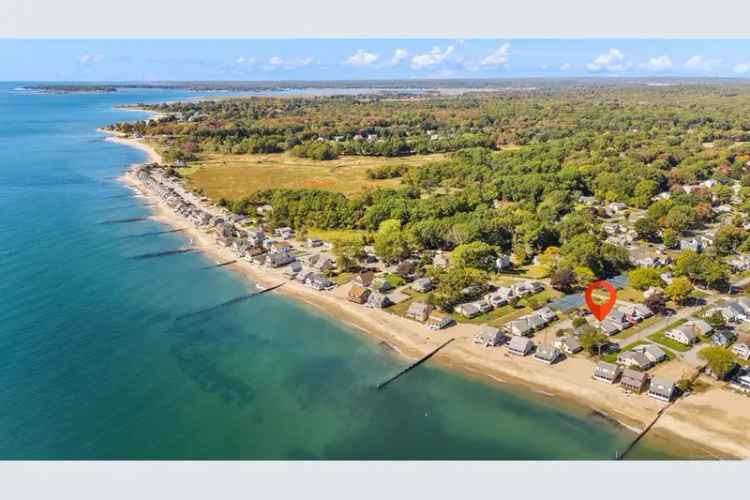 Seasonal rent beach home close to water at Hawks Nest Beach