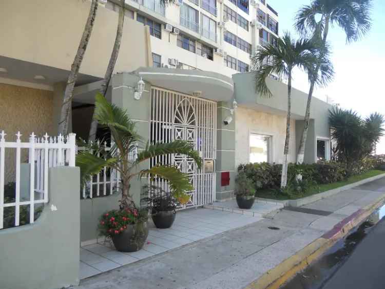 Ample Newly Remodeled Studio Apartment near Isla Verde Beach