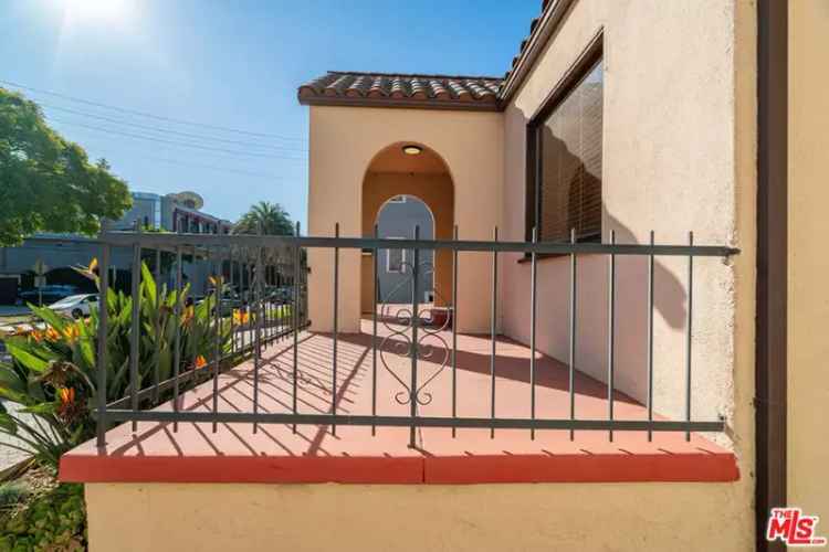 Buy Mediterranean House in West Pico with 3 Bedrooms and Vintage Charm