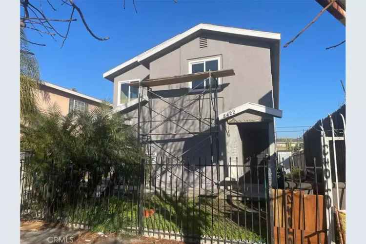 For Sale Duplex Near Downtown Los Angeles with 3 Beds and Remodeled