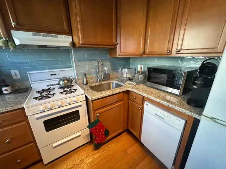 Rent Renovated Apartment Unit in Inman Square with Modern Features