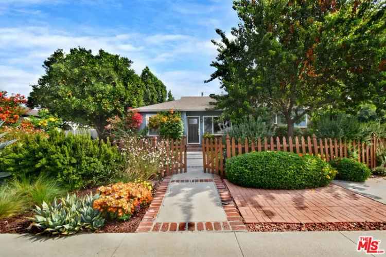 House For Sale in 6002, Greenbush Avenue, Los Angeles, California