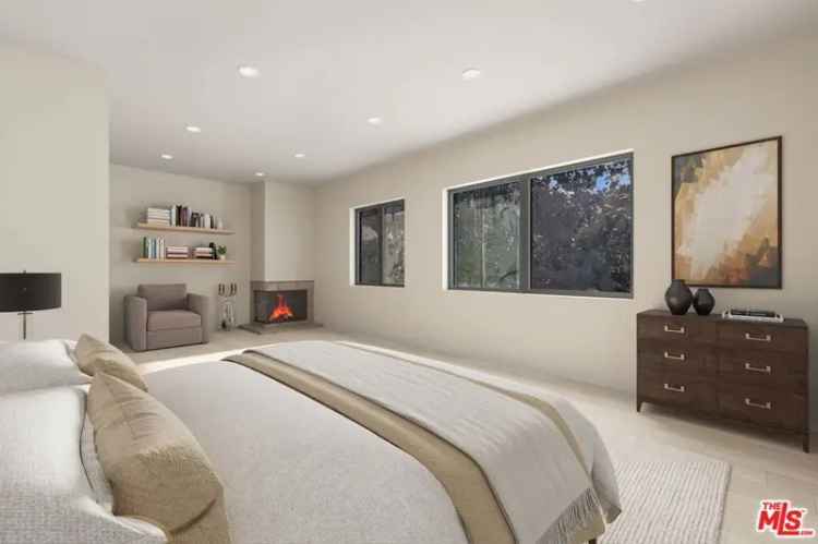 House For Sale in 2429, Century Hill, Los Angeles, California