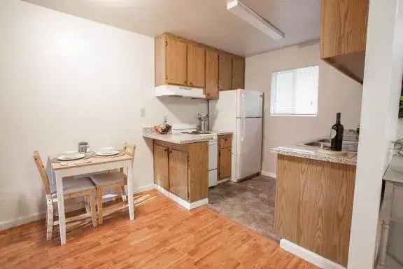 Rent Apartments with Amenities in Santa Rosa