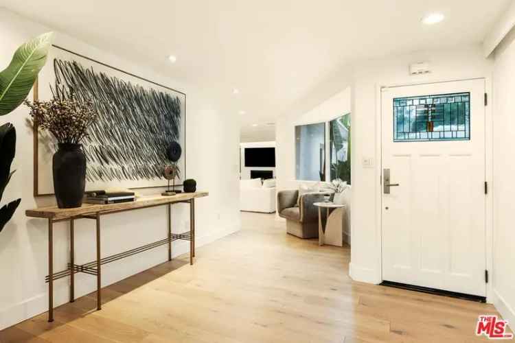 House For Sale in 8383, Hollywood Boulevard, Los Angeles, California