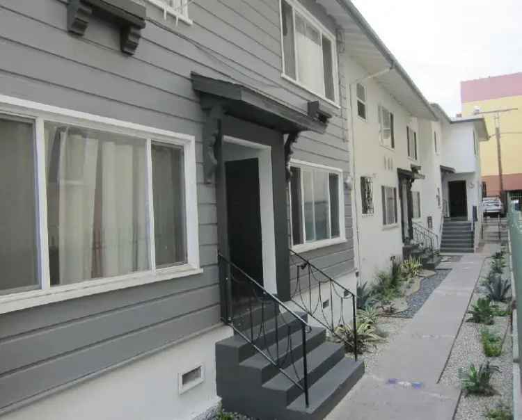 Rent Fully Renovated Apartment Unit in Los Angeles with Modern Features