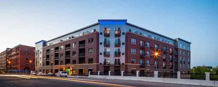 Rent Apartments in Urban Oasis Downtown Minneapolis with Modern Amenities