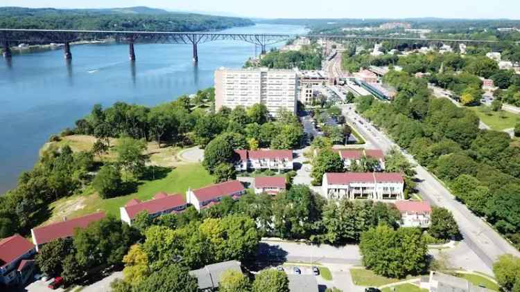 Rent Apartments at Kaal Rock Manor with Stunning Hudson River Views