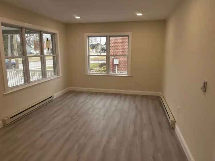 Rent Newly Remodeled Apartment in Desirable Neighborhood