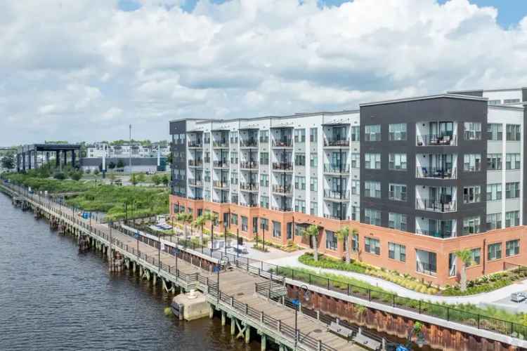 Rent Luxury Apartment in Downtown Wilmington with Waterfront Views