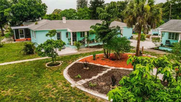 Rent 2 Bedroom Apartment in Gulfport Florida with Patio and Central Air