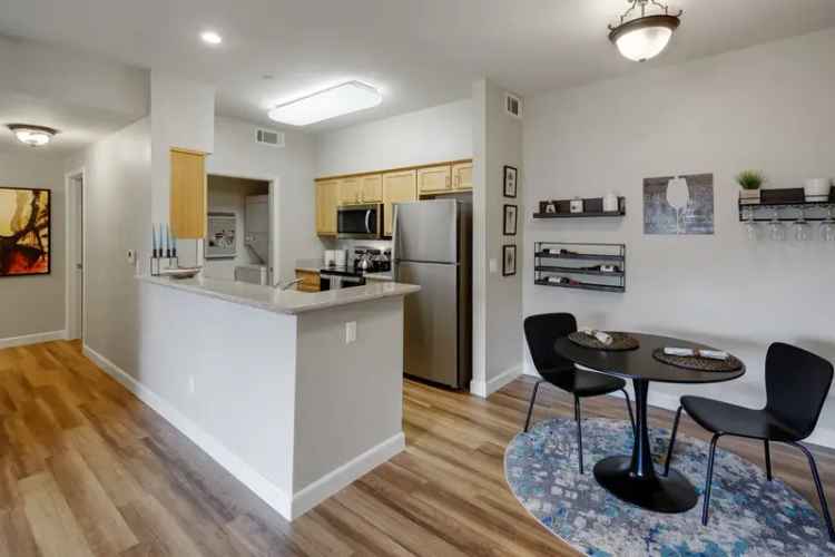 Apartments for Rent Vineyard Creek in Sonoma County with Amenities