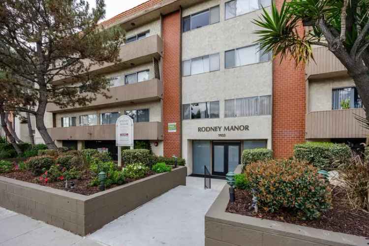 Rent Rodney Manor Apartments in Los Angeles with Modern Amenities