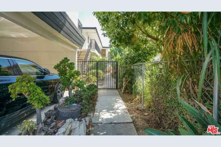 Buy Apartment in Los Angeles with Pool and BBQ Area