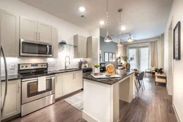 Rent Apartments in Uptown Dallas with Modern Features and Amenities