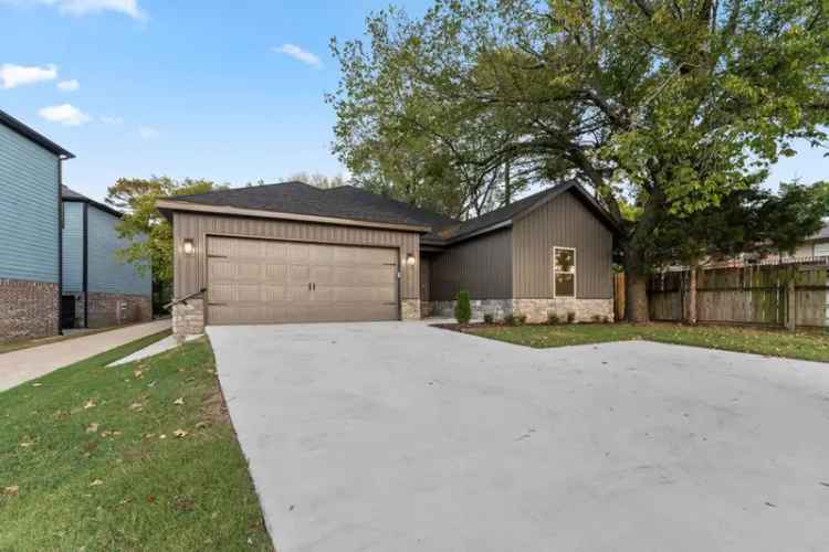 House For Sale in 1930, North Gregg Avenue, Fayetteville, Arkansas