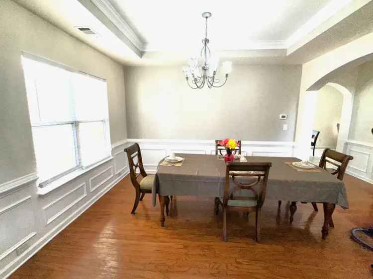 Rent Beautiful Fully Furnished Home with 4 Bedrooms in Quiet Neighborhood