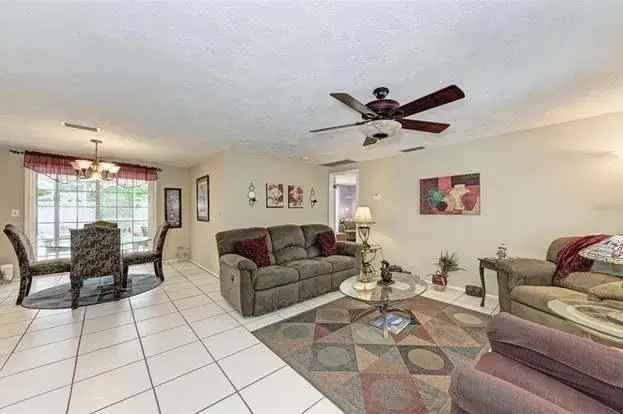 Rent Spacious 4 Bedroom Home Near Anna Maria Island with Pool