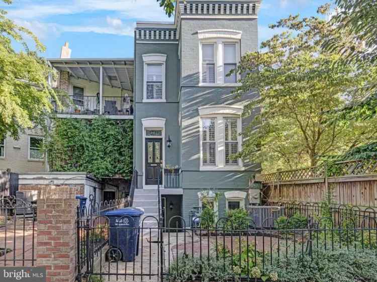 House For Sale in 1210, F Street Northeast, Washington, District of Columbia