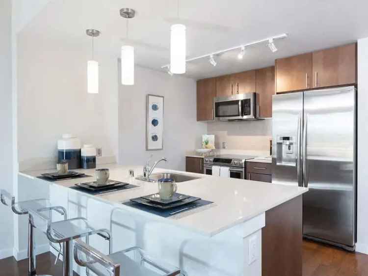 Rent Stylish One and Two Bedroom Apartments in Walnut Creek with Amenities