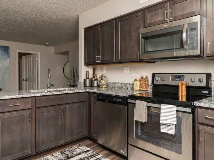 Rent Apartments at Fairlane Woods with Modern Features in Dearborn