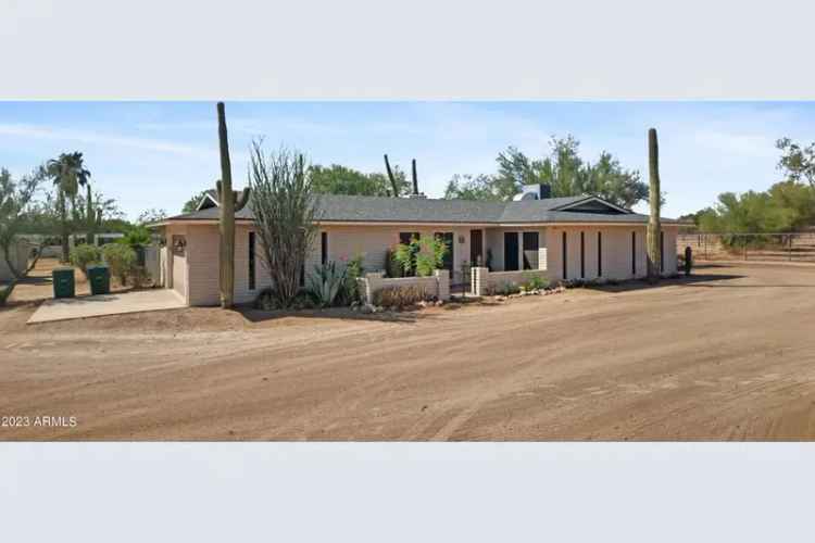 Buy Ranch Home with Pool in Arizona Featuring 3 Bedrooms and Equestrian Amenities