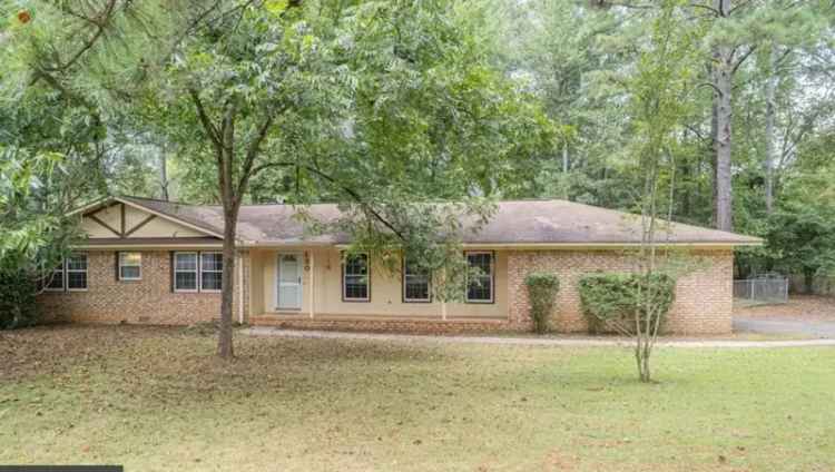 Rent Beautiful Home with 3 Bedrooms in Quiet Neighborhood Near UGA Vet School