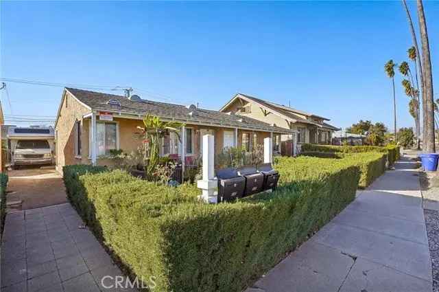 House For Sale in 243, Palm Place, Pomona, California