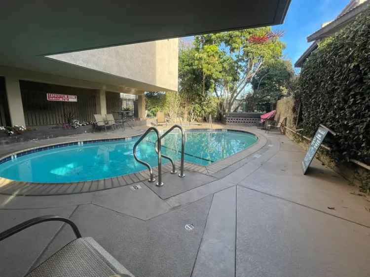 Rent Fully Furnished Beach Condo Close to Parks and Amenities