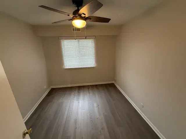 Rent Apartment Unit in Convenient Location with Balcony and Amenities