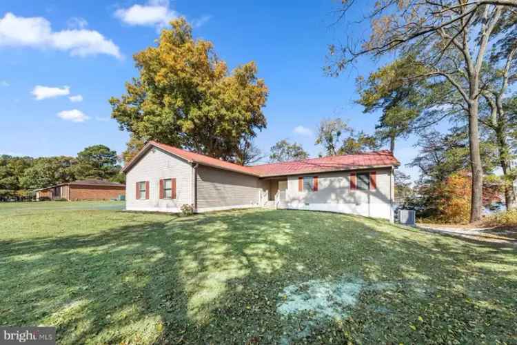 Waterfront Buy Home in Millsboro Pond with Room to Spread Out