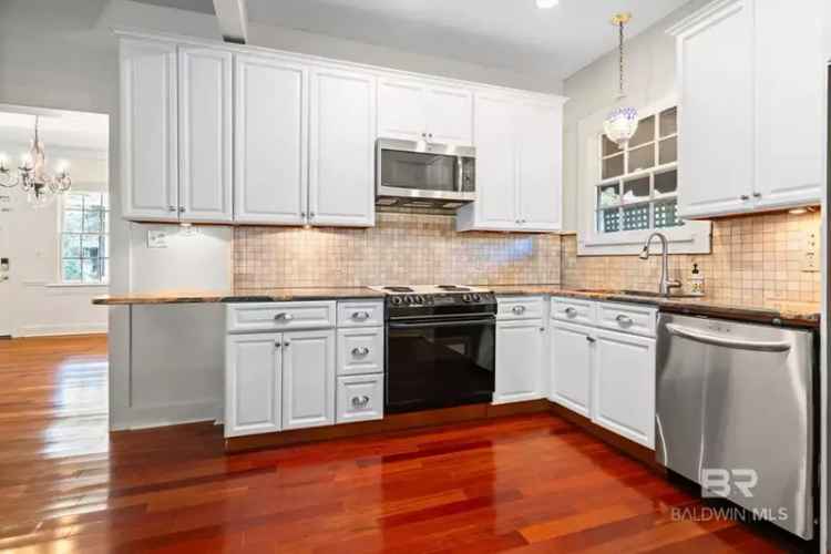 Charming Cottage for Sale in Historic Oakleigh Garden District