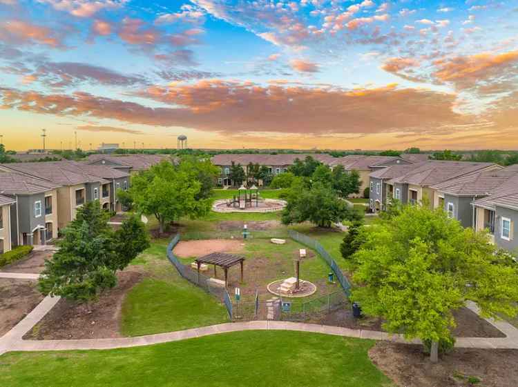 Rent Stunning Apartments with Luxury Amenities in Round Rock TX