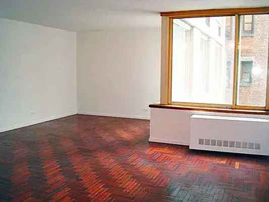 Rent Apartment Unit in Full-Service Cond-op with Amenities in Manhattan