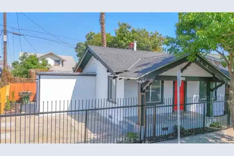 Rent Affordable Charmer House in West Side with 2 Bedrooms and Bonus Room