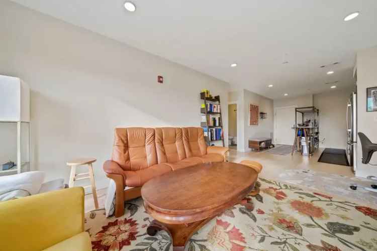 Luxury condominium for rent in Porter Square with modern features