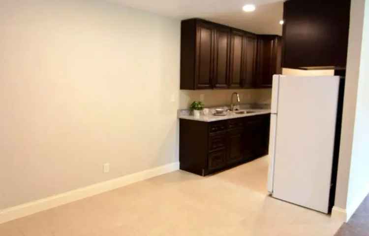 Rent Spacious 2 Bed 1.5 Bath Apartment in Lincoln with Modern Amenities