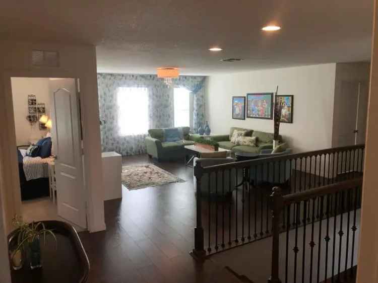 Home for Rent with Walk-In Closets Near Osceola Science Charter School