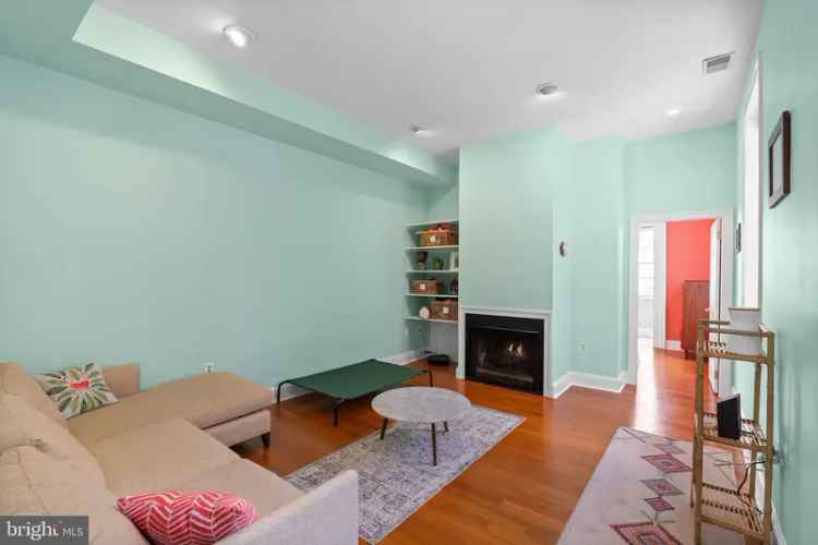 House For Sale in 1613, Green Street, Philadelphia, Pennsylvania