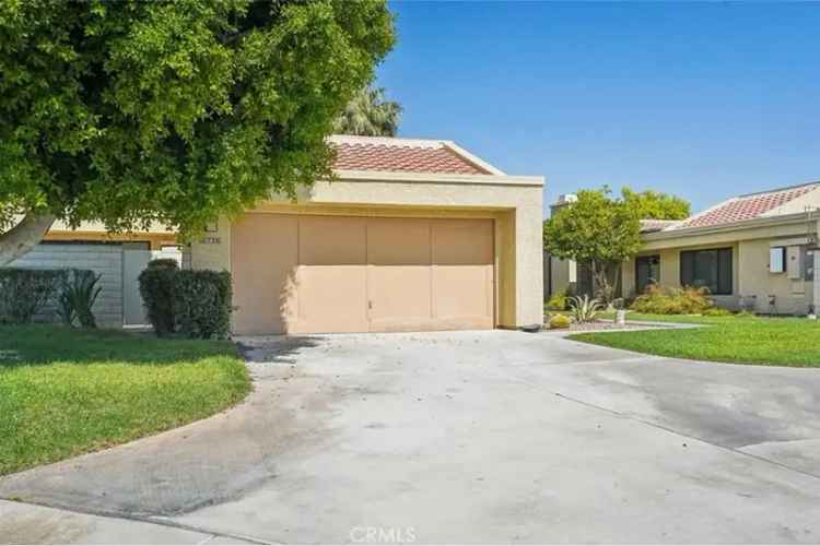 Rent Condo in South Palm Springs with Golf Course Views and Pools