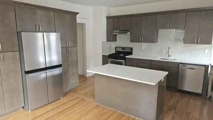 Rent Apartment Unit in Park Avenue with Renovated Features