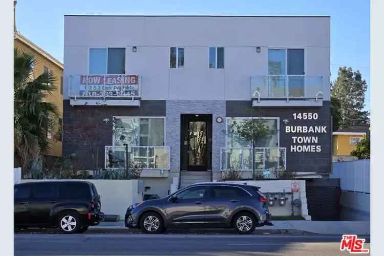 Investment opportunity buy townhouse Sherman Oaks modern features