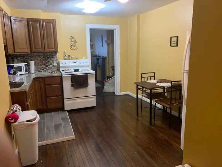 Rent Cozy 1 Bedroom Apartment in Albany with Patio and Backyard Access