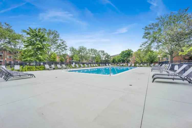 Rent Lakehaven Apartments with Modern Features in Carol Stream Illinois