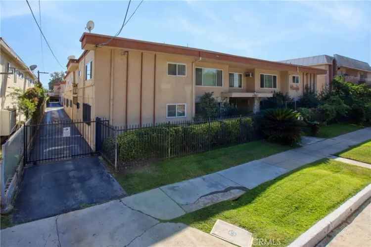 House For Sale in 11860, Chandler Boulevard, Los Angeles, California