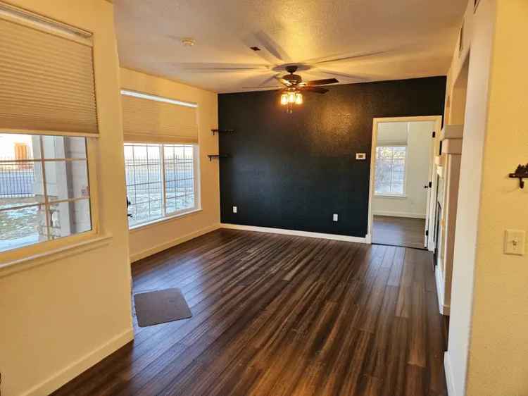 Rent 1 Bedroom Condo with New Appliances in Prime Location