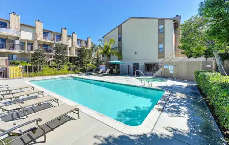 Rent Apartments at ELAN PARK PLACE in Carlsbad with Beachside Features