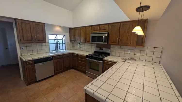 Rent Townhome in Folsom with 3 Bedrooms and Community Pool